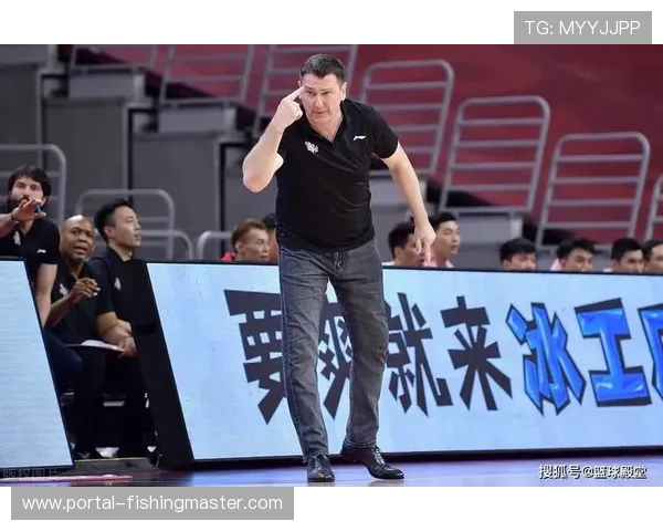 西斯红牌罚下成转折，巴列卡诺防守崩盘痛失好局